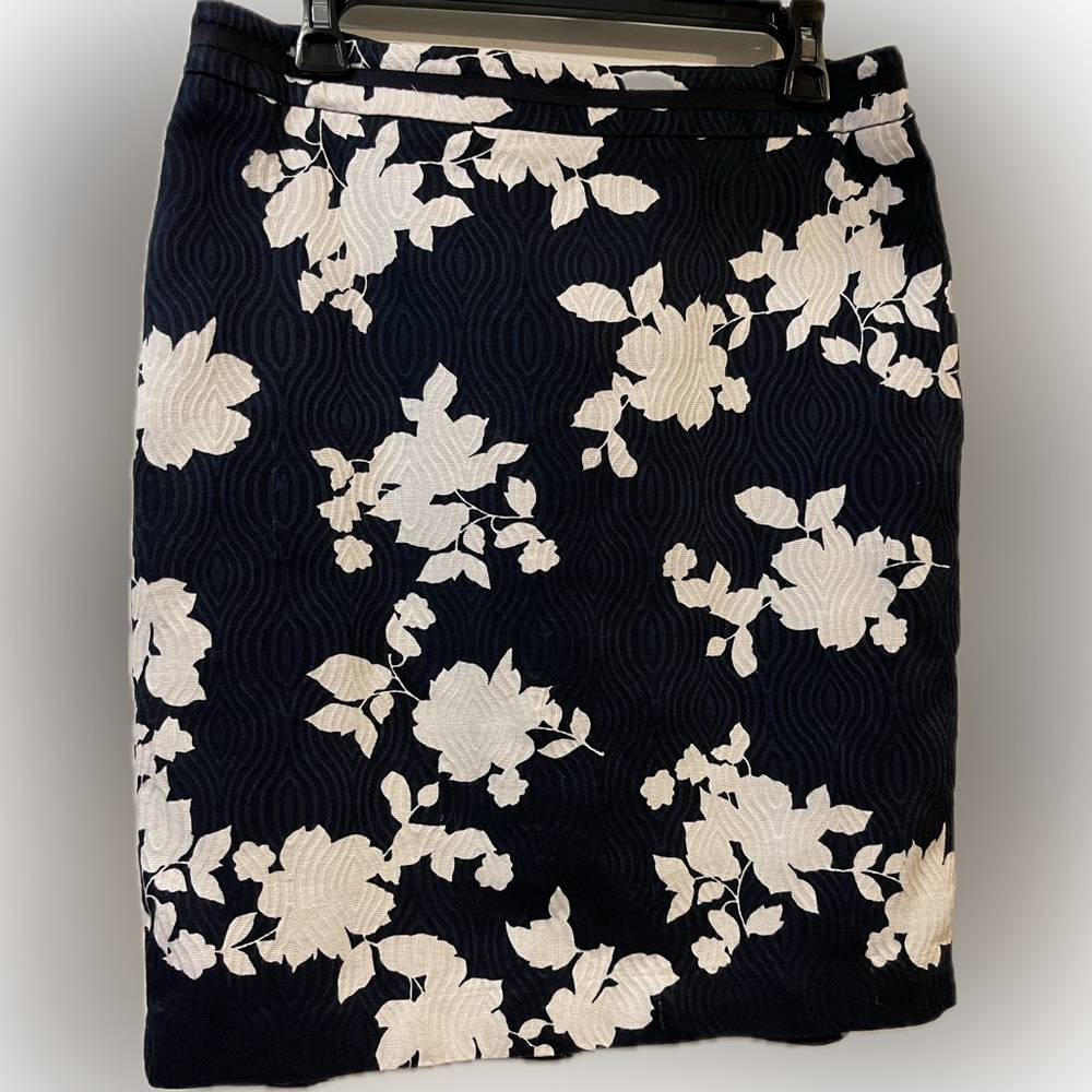 A-line Skirt Navy Blue/White Floral Fully Lined 100% Cotton by TALBOTS 12P